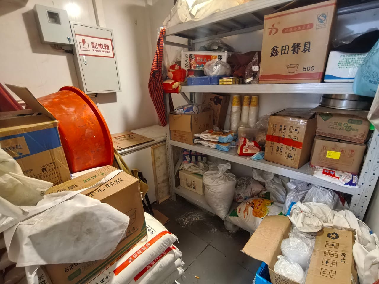 P徐汇古美路十字路口沿街餐饮店转让！商住一体化人流量大-5