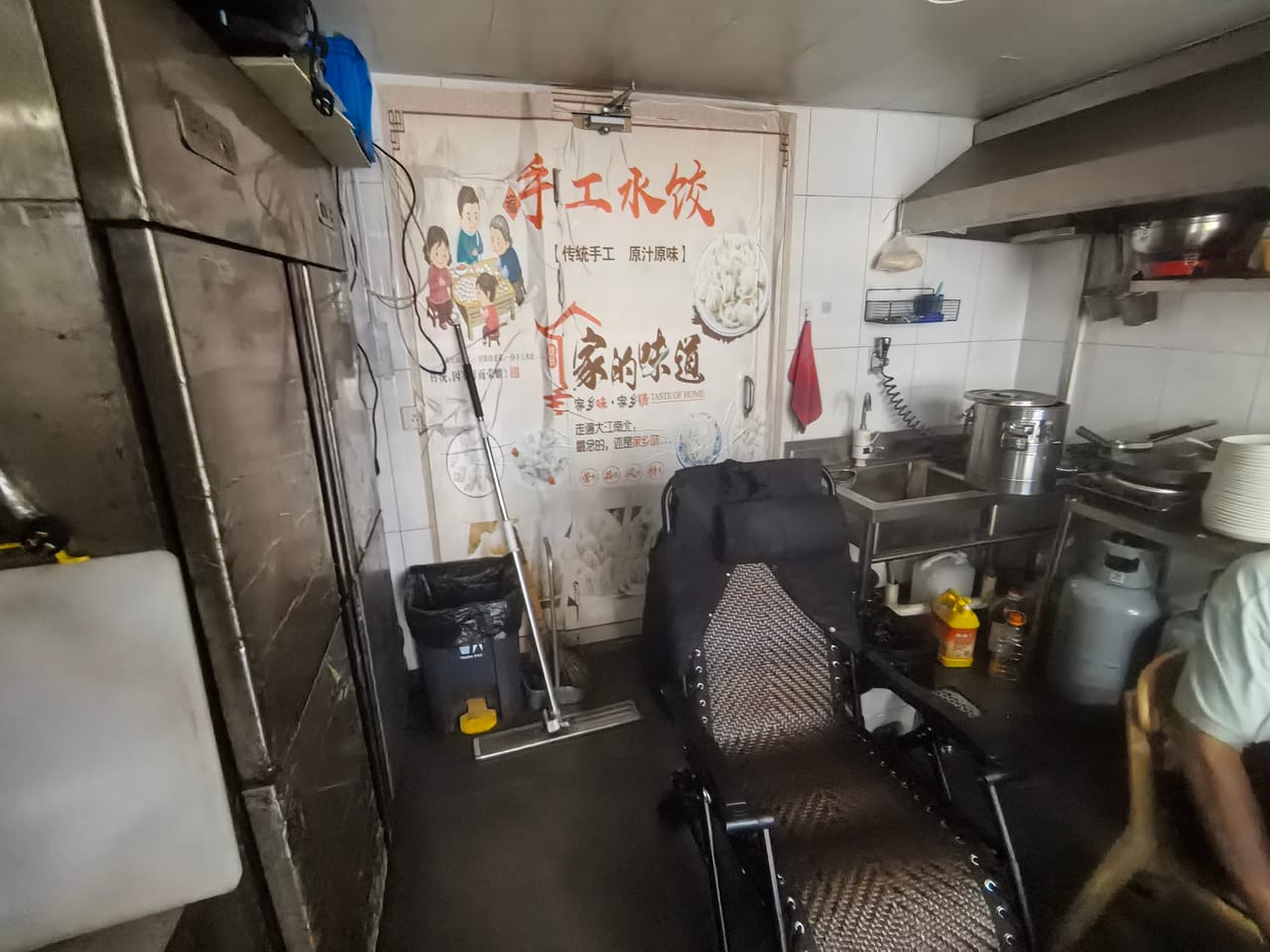 月租3千多 奉贤区奉城镇十字路口餐饮店转让！工业园厂区密集-6