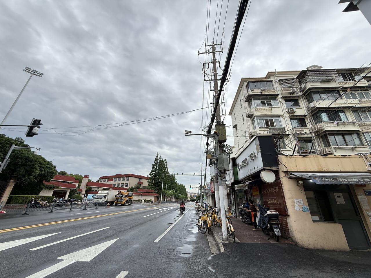 杨浦区五角场国定路医院大学对面美发店急转！可空转  人流大-9