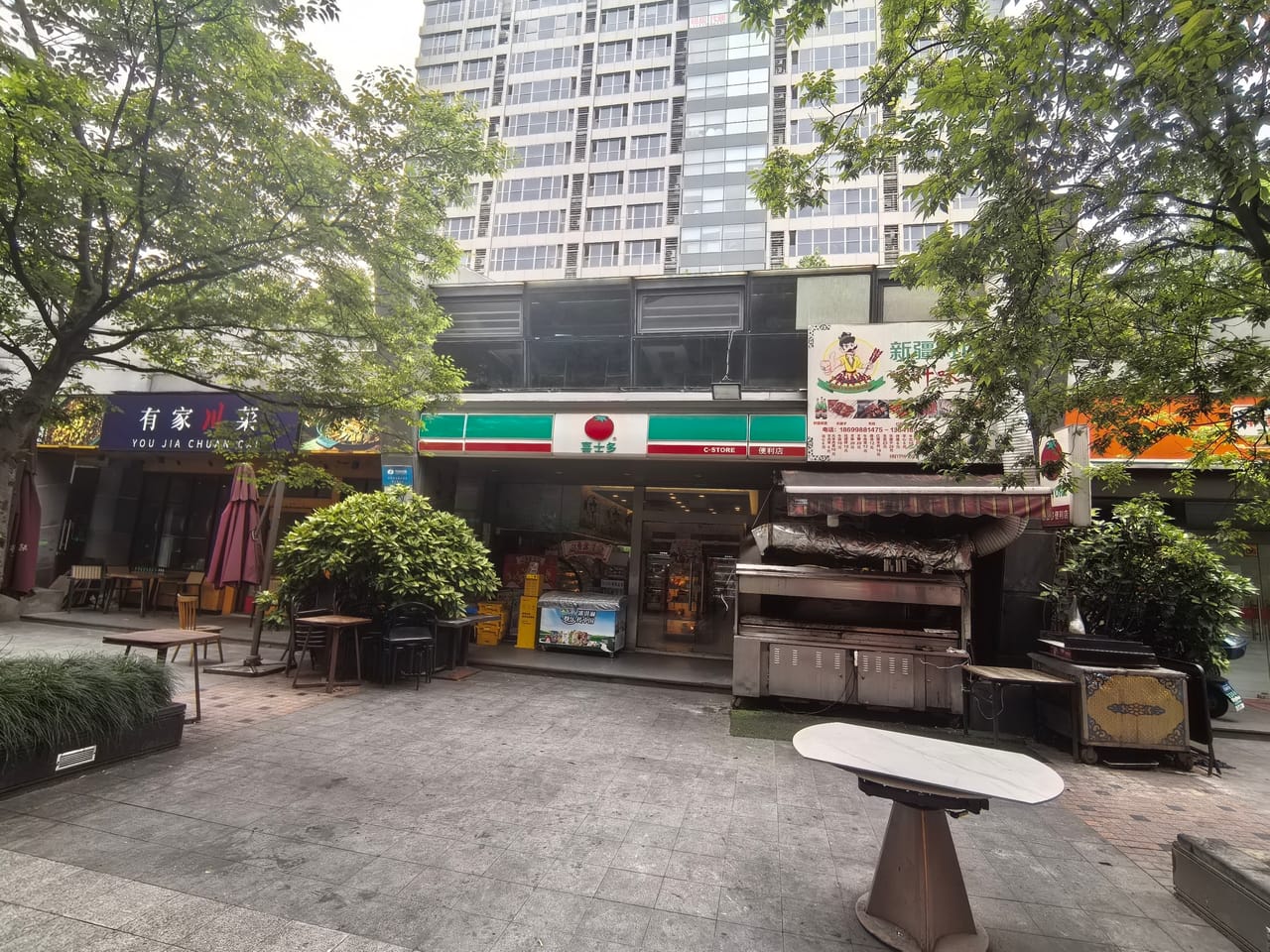 营口路旺铺出租，不限业态，门头宽，多小区商务分布，人流量大