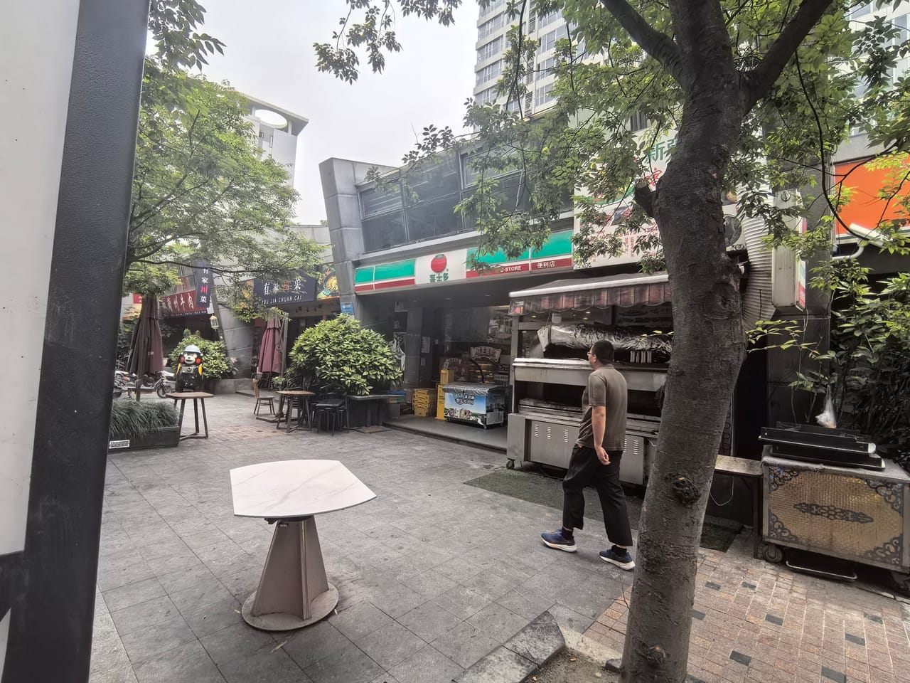 营口路旺铺出租，不限业态，门头宽，多小区商务分布，人流量大-8