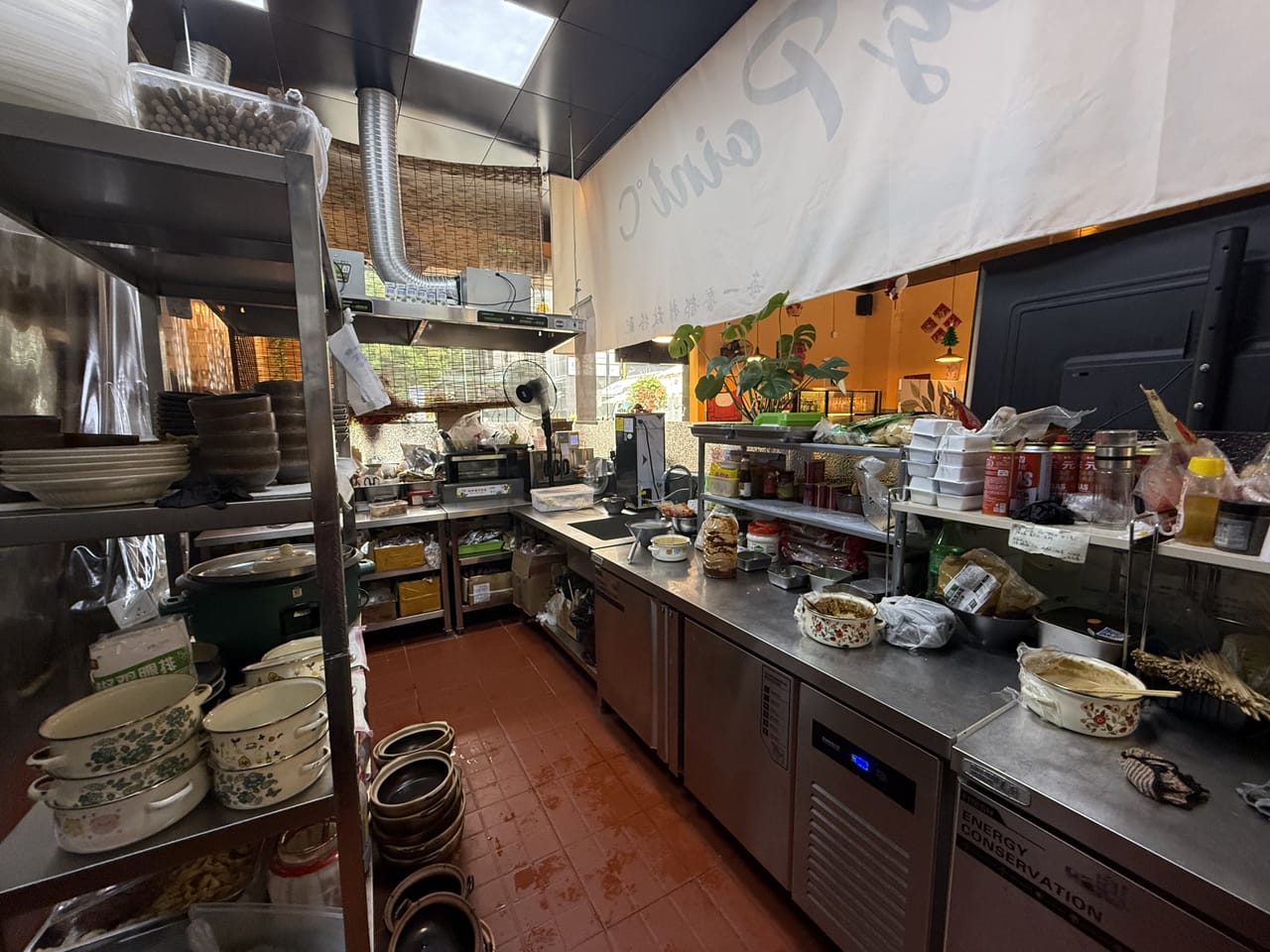宝山区淞塘路商务楼沿街餐饮店转让！有燃气可重餐饮 人流量大-5