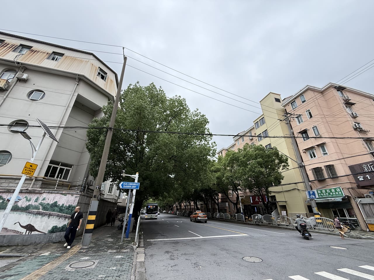 宝山友谊路旺铺转让！带精美装修，水电齐全 附近小区公寓密集-10