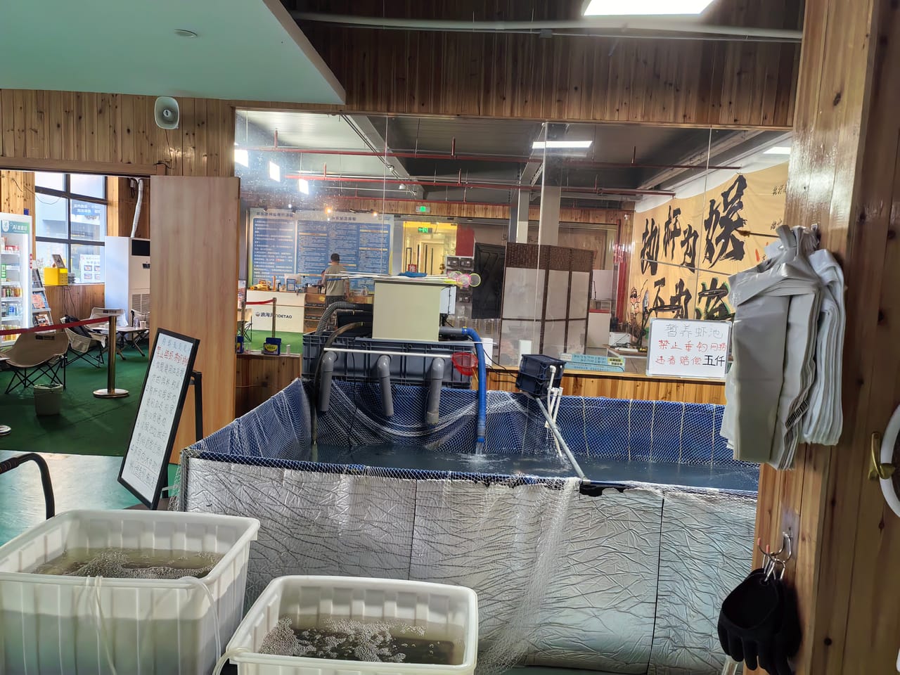 浦东云山路紧邻地铁500平室内钓虾钓鱼馆转让！可空转可分租-7