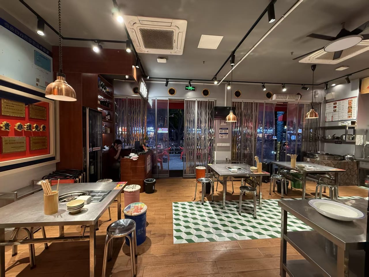 双开门可外摆 嘉定区南翔镇槎溪路夜宵一条街餐饮店转让！人气旺-5
