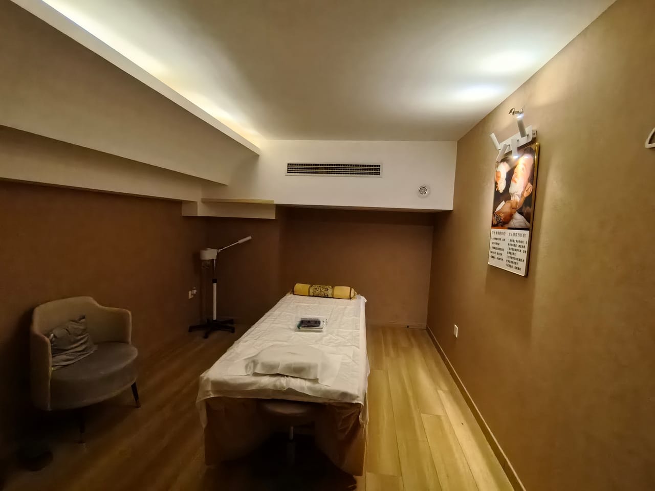 政旦东路美容院转让！商圈成熟，消费稳定，带包间，位置佳-4
