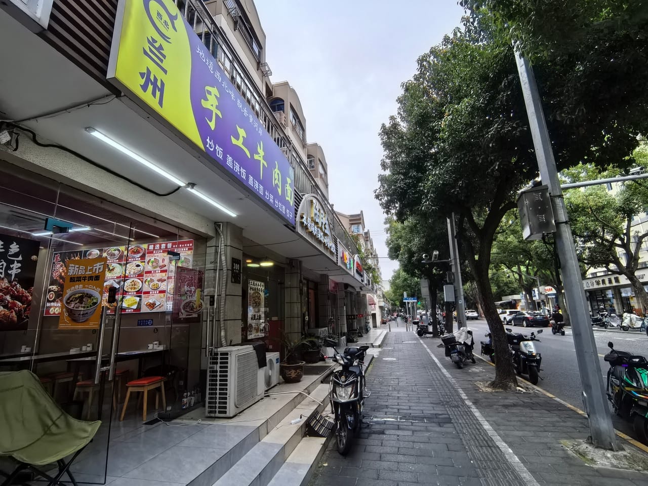 育秀路旺铺转让！4700/月，多小区分布人流量大，性价比高-4