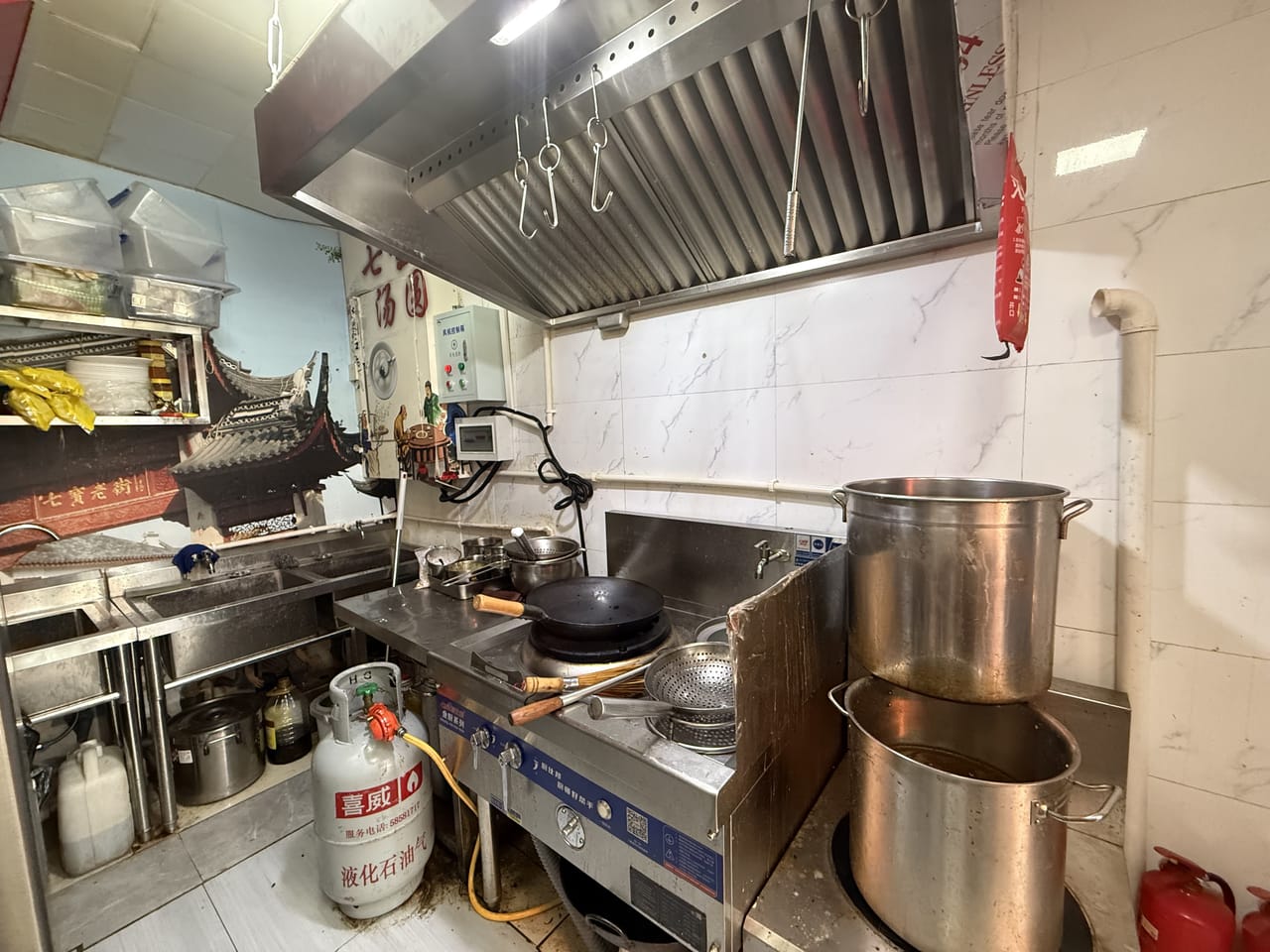 闵行七宝镇航中路菜市场熟食店转让！带阳台可住成熟商圈人流大-3
