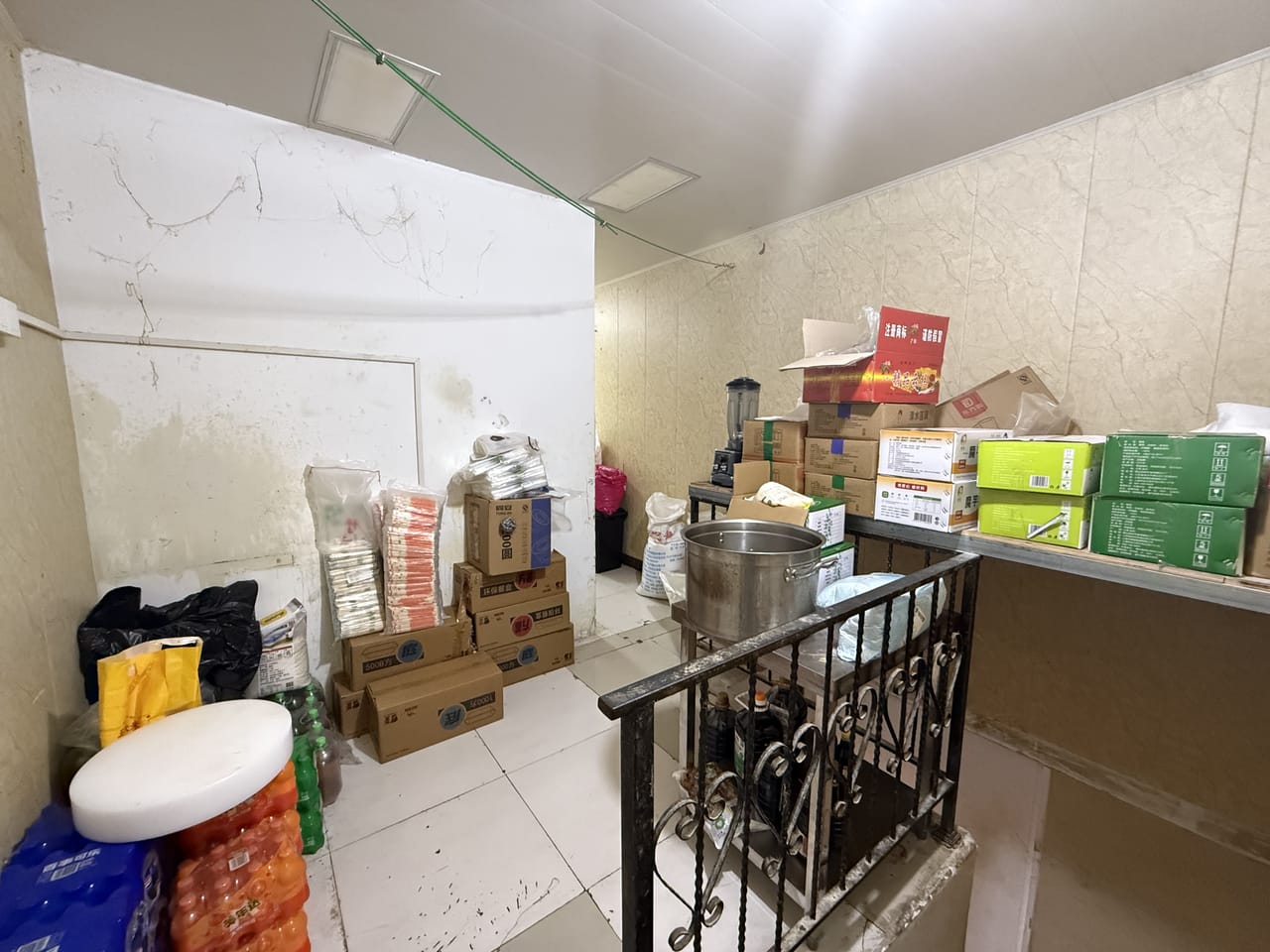 闵行七宝镇航中路菜市场熟食店转让！带阳台可住成熟商圈人流大-8