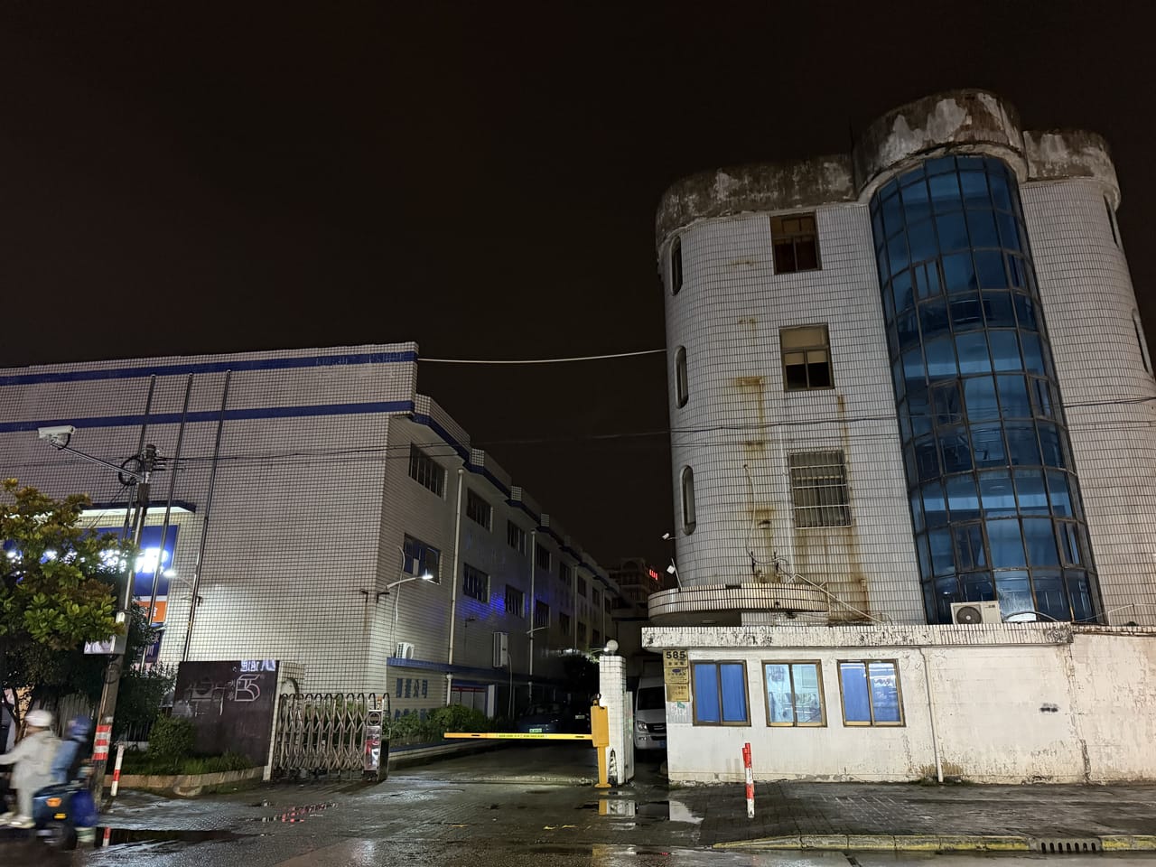 嘉定区德园路十字路口旺铺直租！带简装 除餐饮都可以人员密集-5