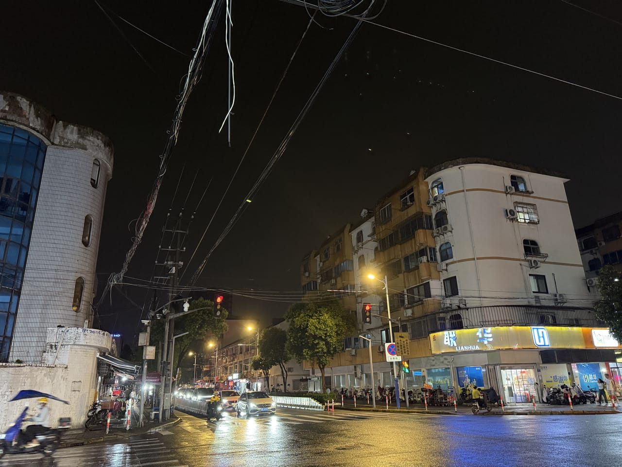 嘉定区德园路十字路口旺铺直租！带简装 除餐饮都可以人员密集-7