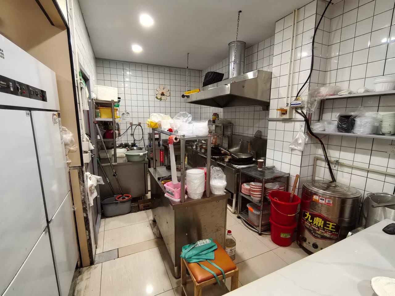 奉贤区海思路大学门口双开门餐饮店转让！设备九成新客源无忧-4