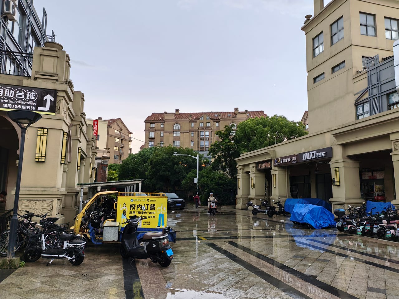 奉贤区海思路大学门口双开门餐饮店转让！设备九成新客源无忧-8