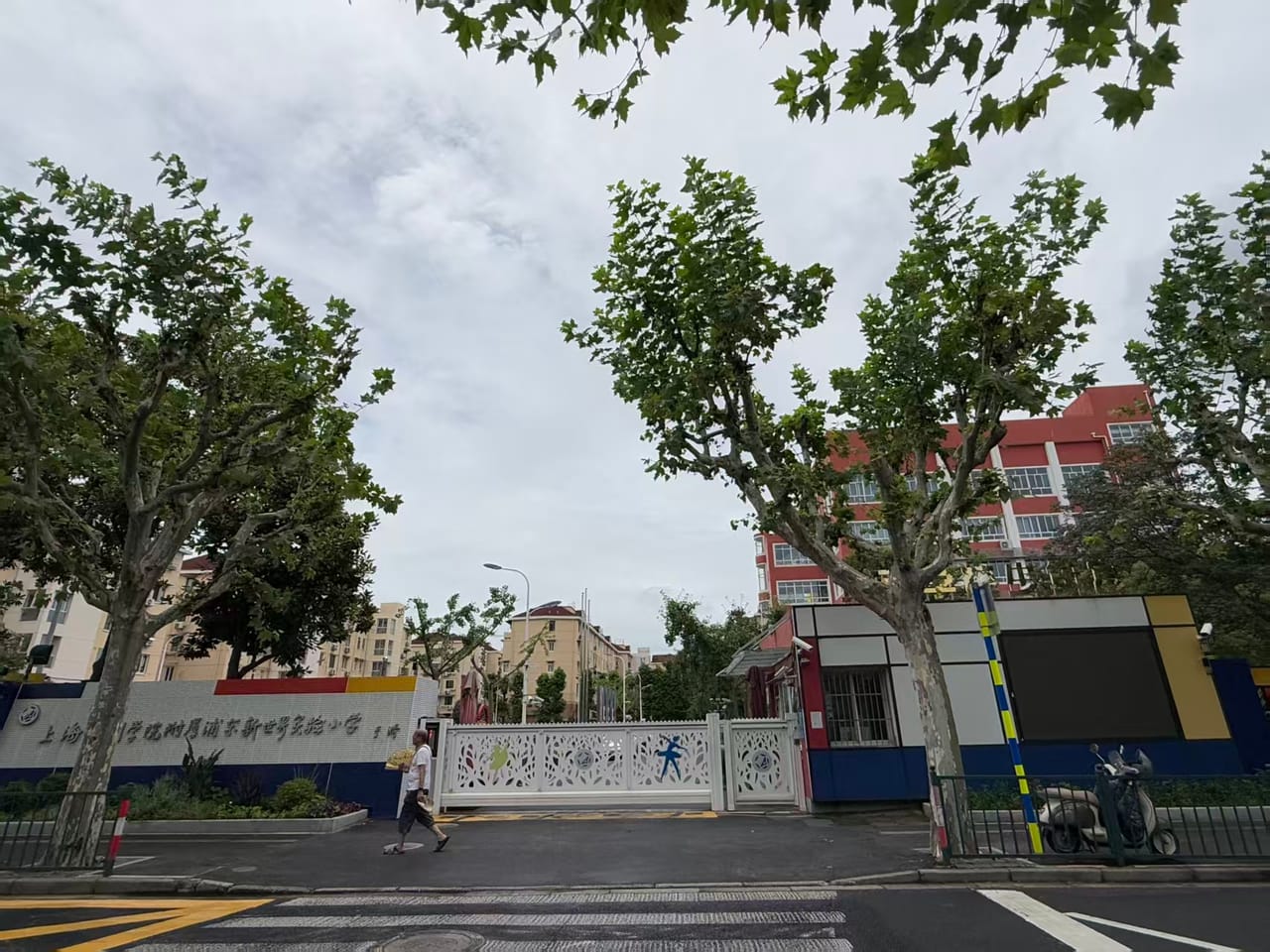 浦东区云台路十字路口餐饮旺铺空转！无业态限制对面学校小区多-6