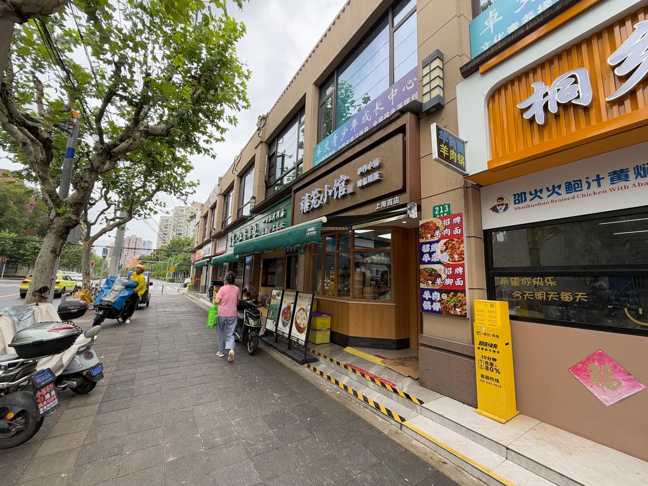 浦东区云台路十字路口餐饮旺铺空转！无业态限制对面学校小区多-8
