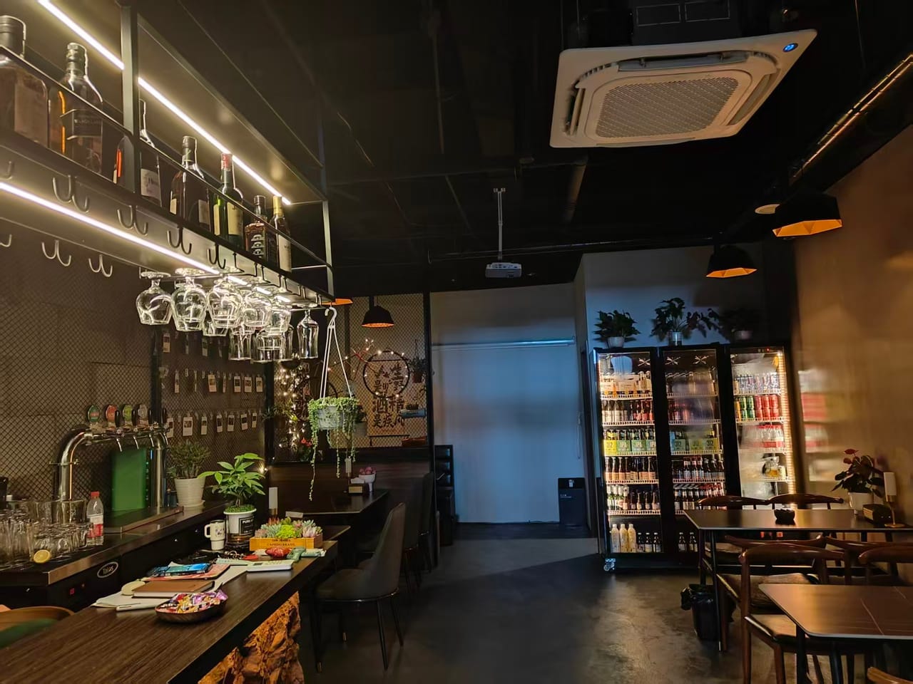 松江九亭沪松公路地铁口小酒馆转让！成熟商圈消费稳定周边园区-2