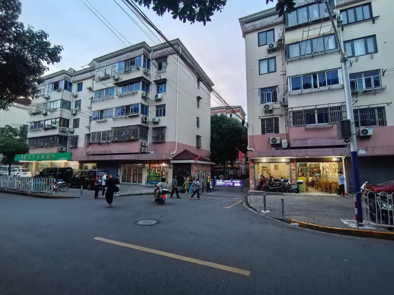 沪闵路旺铺转让！小区门口位置，租金4000/月，性价比高-5