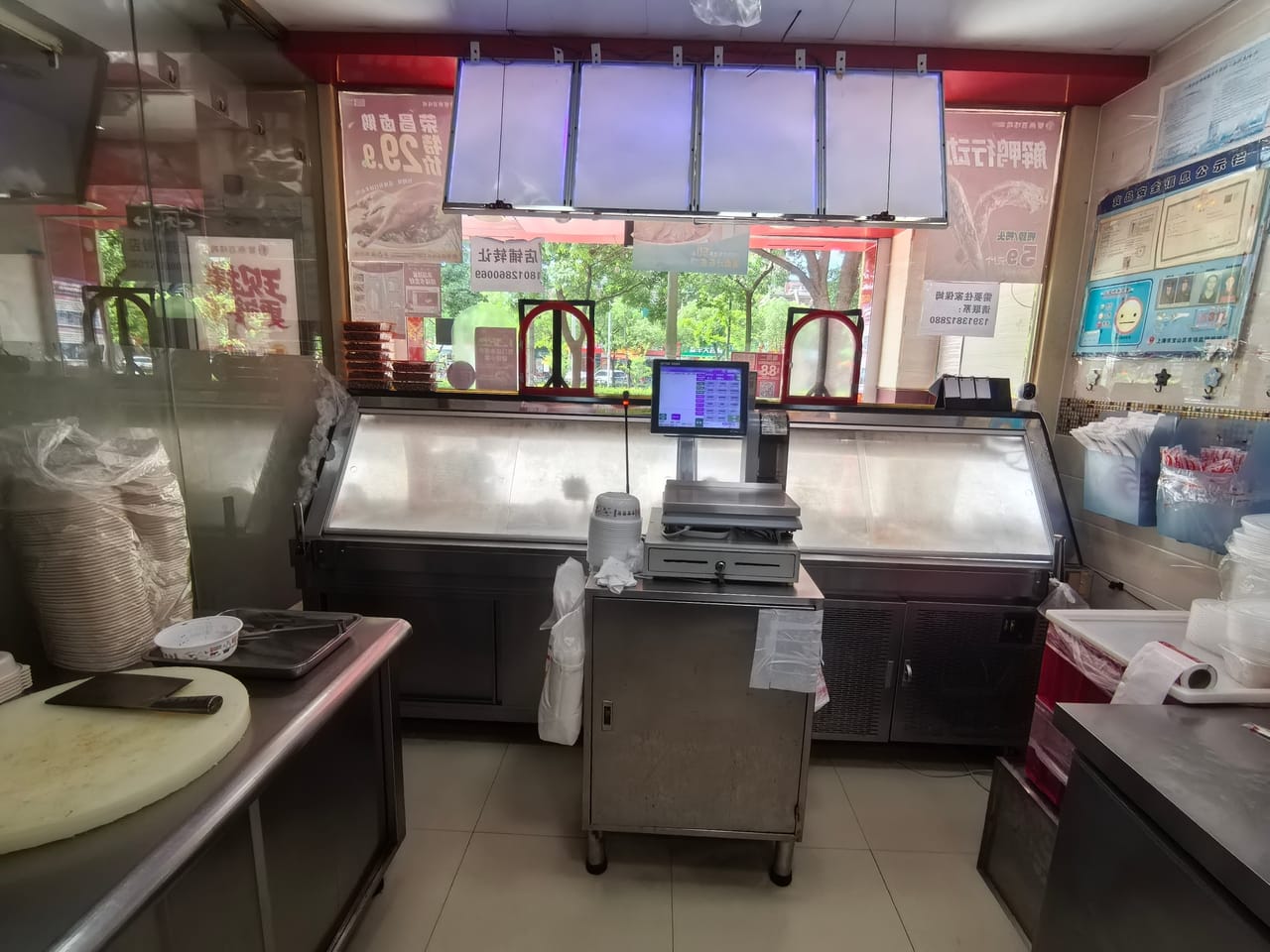 成熟街区学校结合 宝山区菊太路小区门口熟食餐饮店转让！人气旺-2
