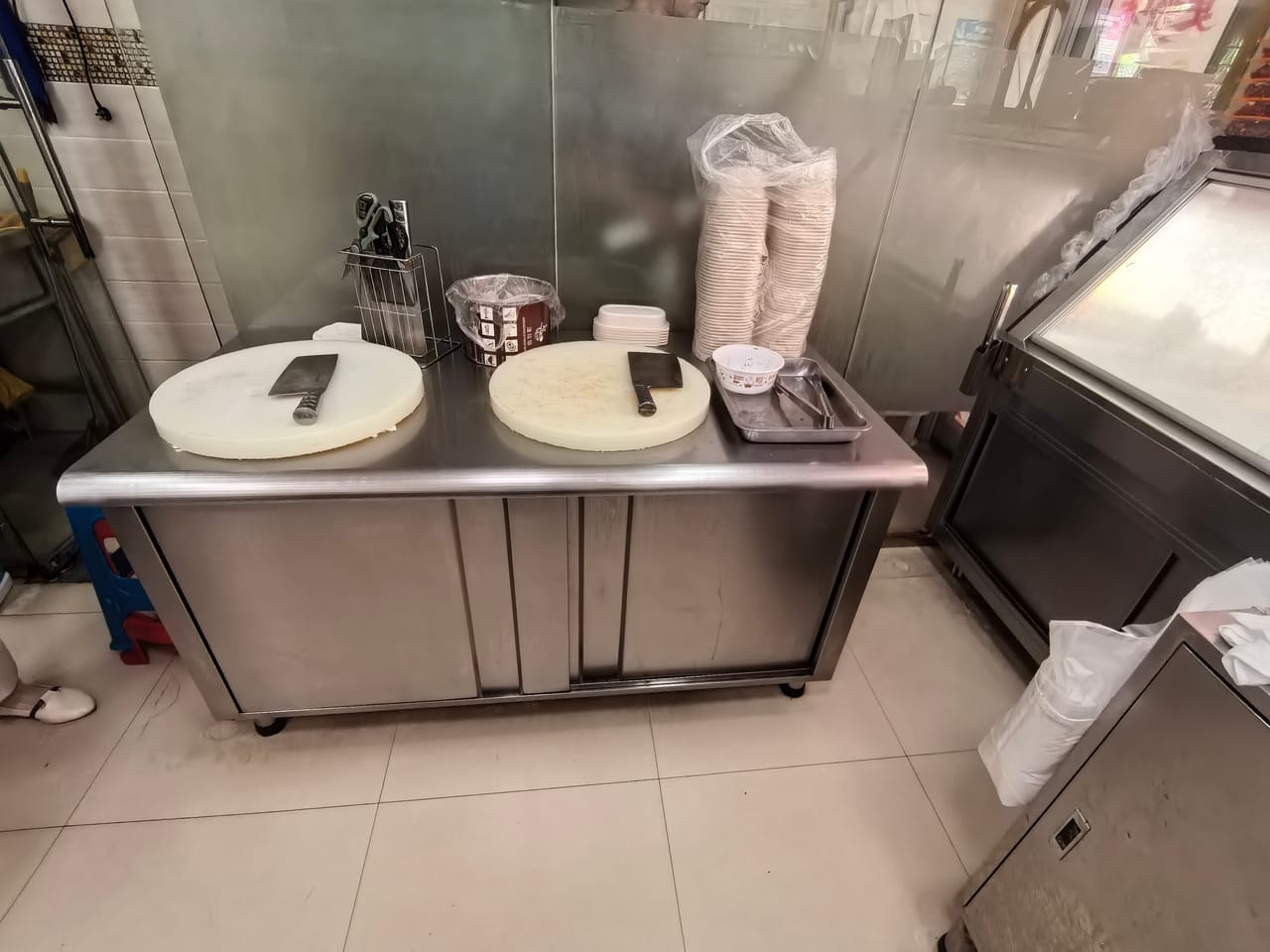 成熟街区学校结合 宝山区菊太路小区门口熟食餐饮店转让！人气旺-5