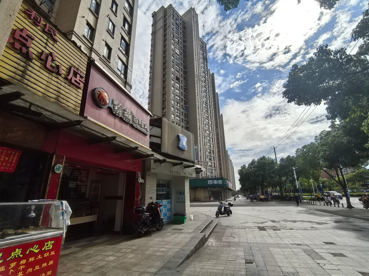 成熟街区学校结合 宝山区菊太路小区门口熟食餐饮店转让！人气旺-7