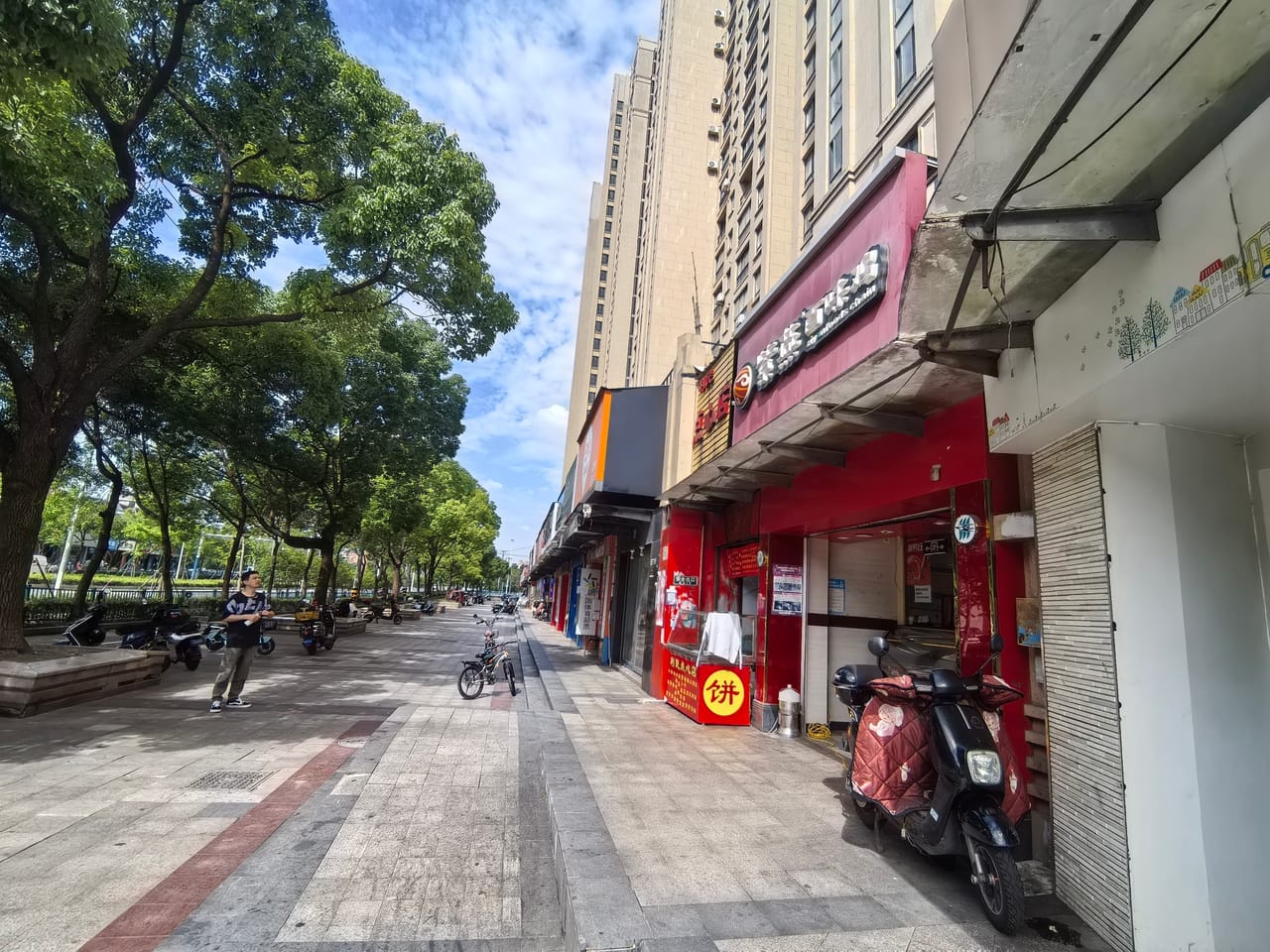 成熟街区学校结合 宝山区菊太路小区门口熟食餐饮店转让！人气旺-6