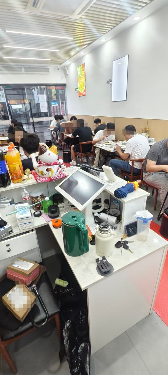 闵行秀文路沿街餐饮店转让！有天然气 商住一体化拎包入住-5