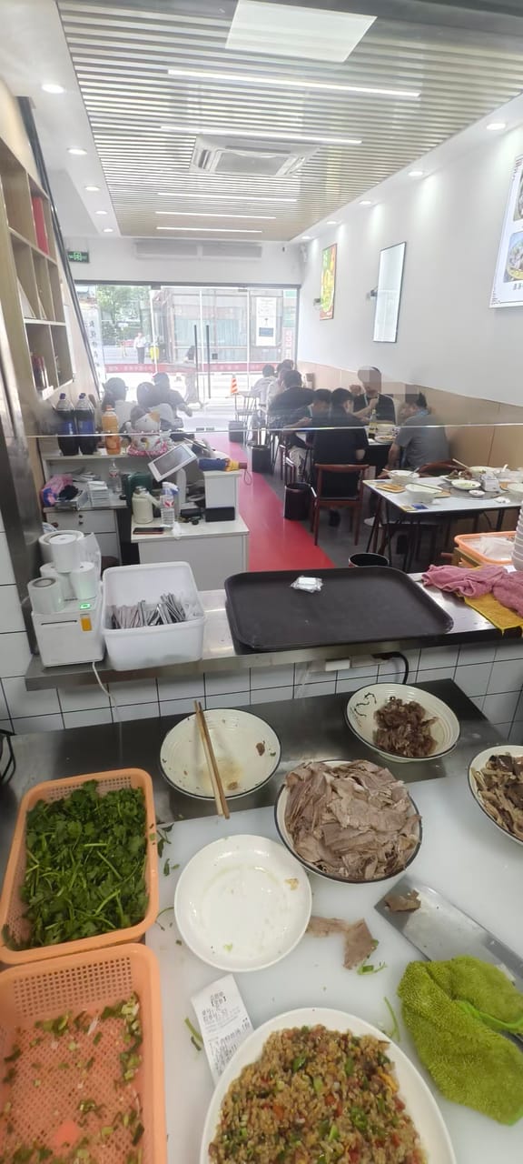 闵行秀文路沿街餐饮店转让！有天然气 商住一体化拎包入住-7