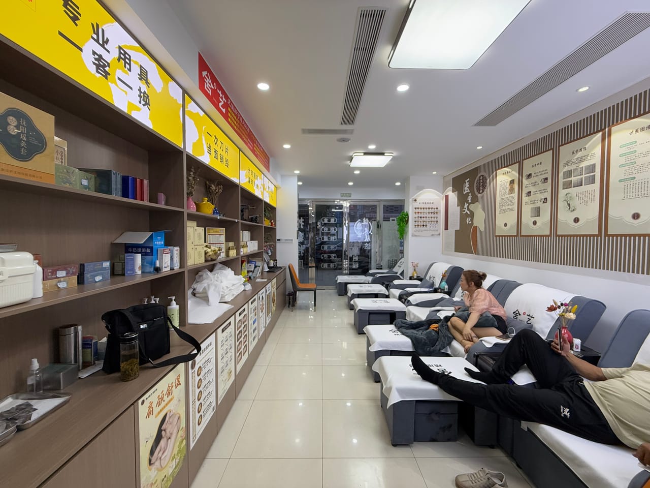 浦东区三林路足浴修脚店转让！成熟社区配套四所学校人气旺-2