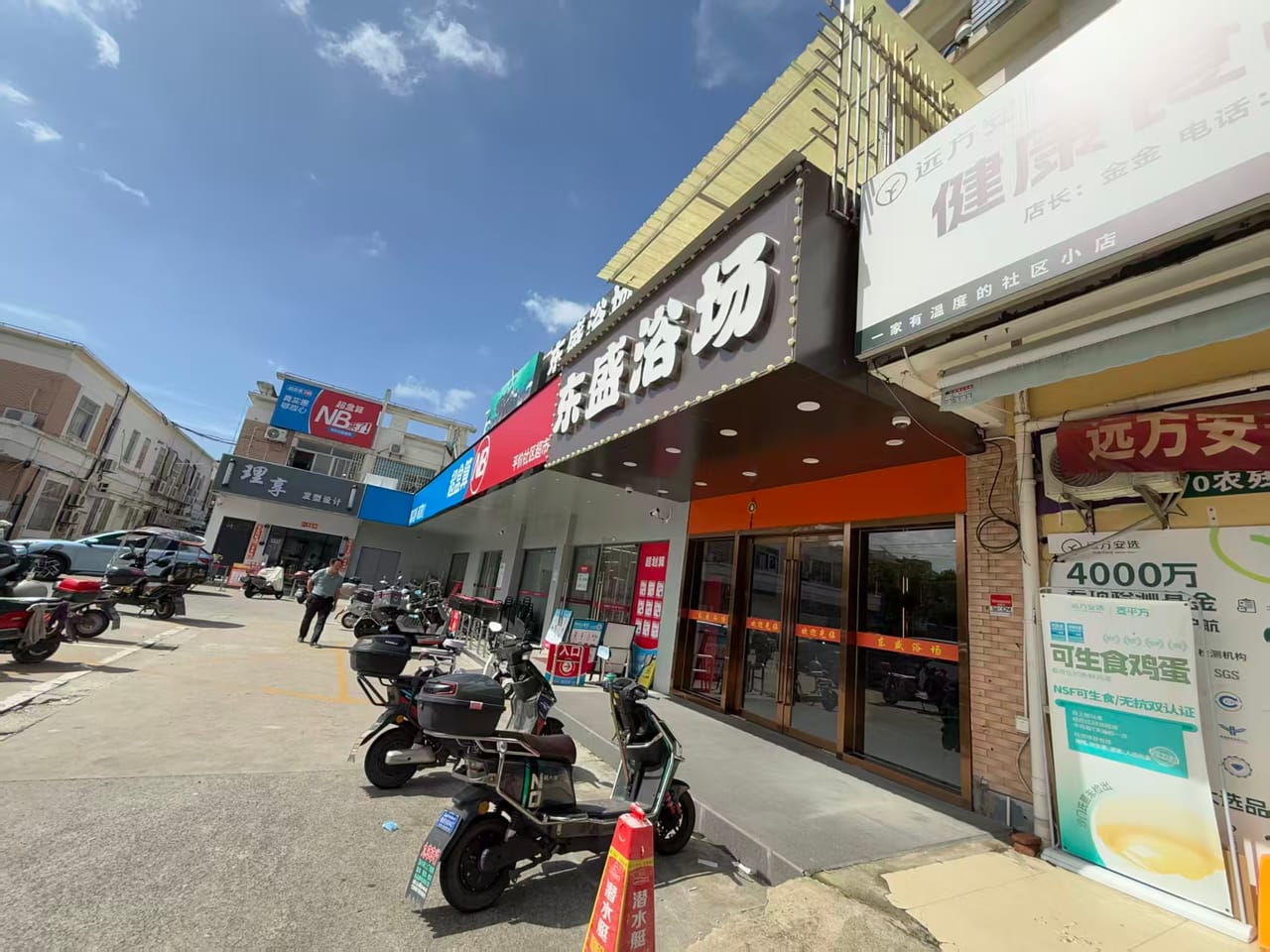 龚华路旺铺转让，多小区分布，人流量大，不限业态，位置佳！-6