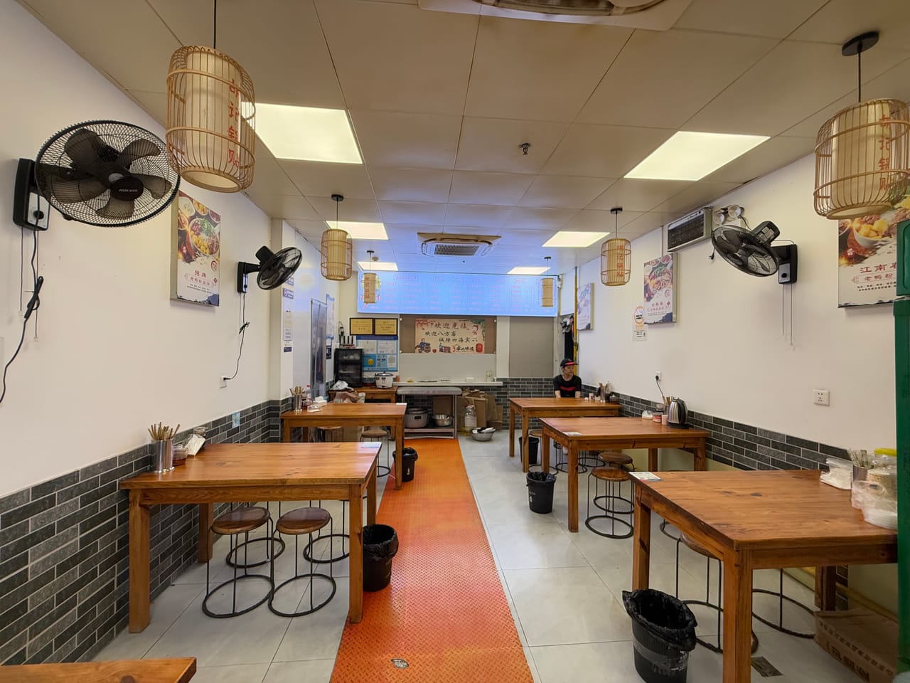 虹口区江湾镇三门路餐饮店转让！背靠公寓成熟社区学校人流量大-2
