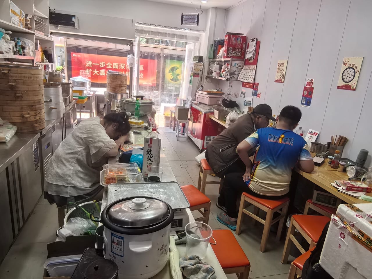 闵行区莘庄镇餐饮店转让！学校医院 小区商务楼地段 人流大-4