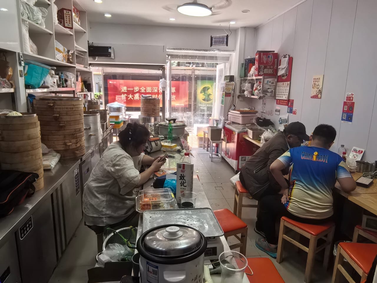 闵行区莘庄镇餐饮店转让！学校医院 小区商务楼地段 人流大-2