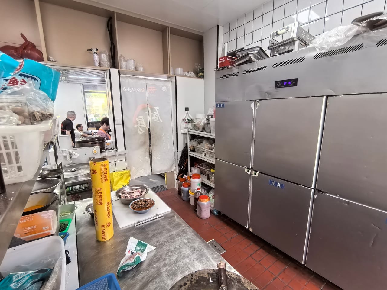 新凤中路旺铺转让，多小区环绕，成熟街区，人流量大位置佳-8