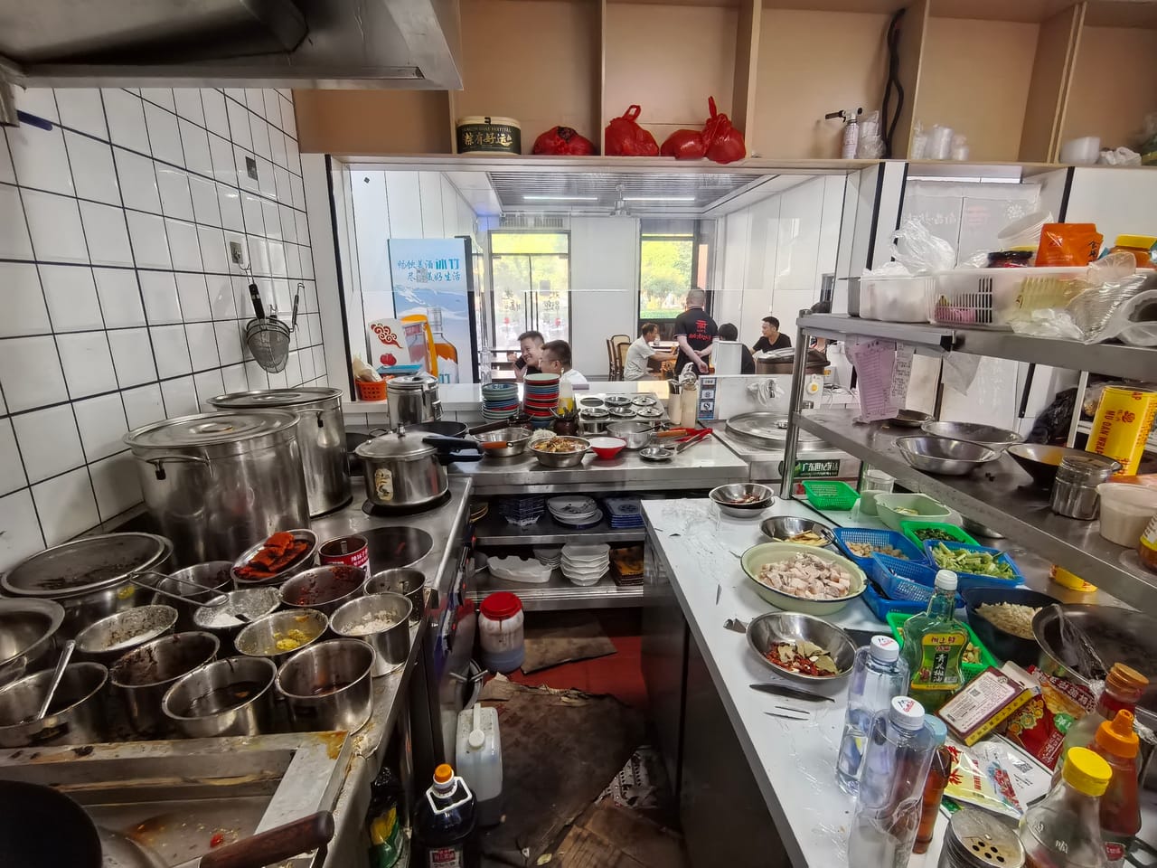 新凤中路旺铺转让，多小区环绕，成熟街区，人流量大位置佳-9