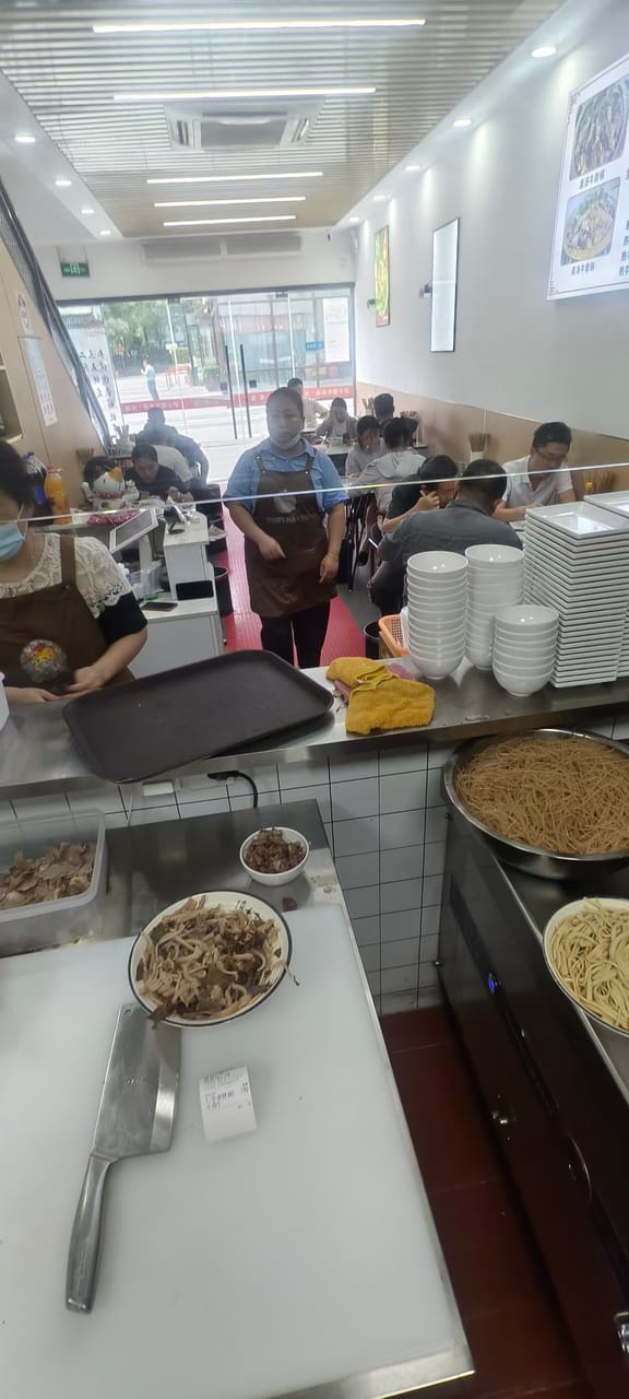 闵行秀文路沿街餐饮店转让！有天然气 商住一体化拎包入住-2