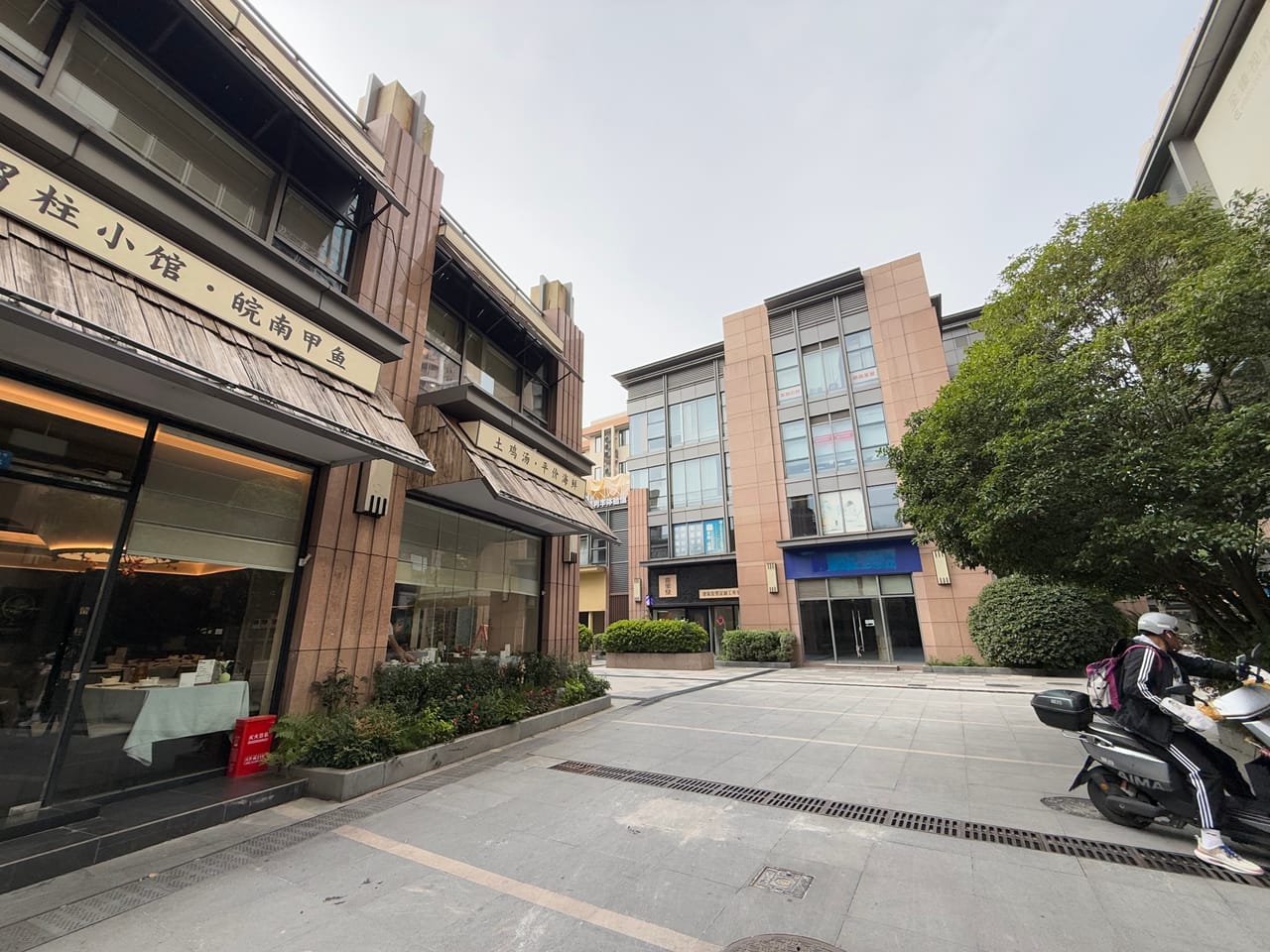 宜山路旺铺出租，商圈成熟，消费稳定，不限业态，无转让费-10
