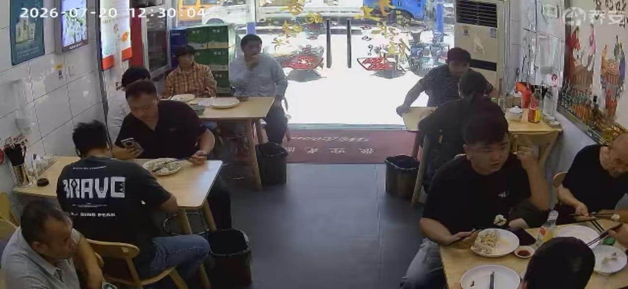 月租3千多 奉贤区奉城镇十字路口餐饮店转让！工业园厂区密集-2