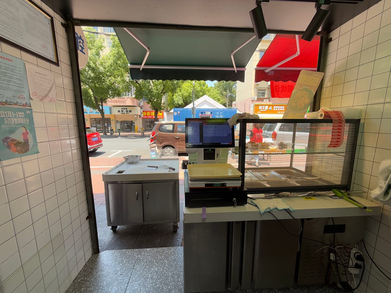 浦东北蔡镇莲安东路餐饮熟食店转让！近地铁成熟街区学校人流大-2