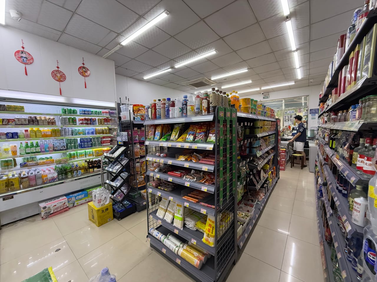 日流水6千多 松江新桥镇小区门口便利店转让！附近广场人气旺-7