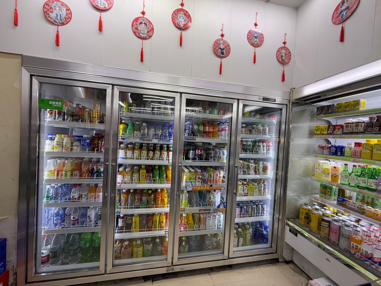 日流水6千多 松江新桥镇小区门口便利店转让！附近广场人气旺-4