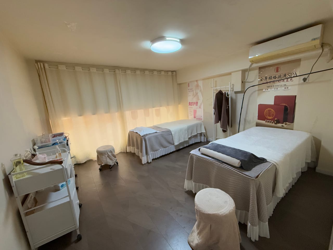 桥路美容院转让，3个独立包间，小区主街道，人流量大消费稳-3