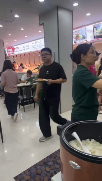 浦东区惠南镇双开门快餐大食堂转让！近地铁公交站 小区工厂密-6