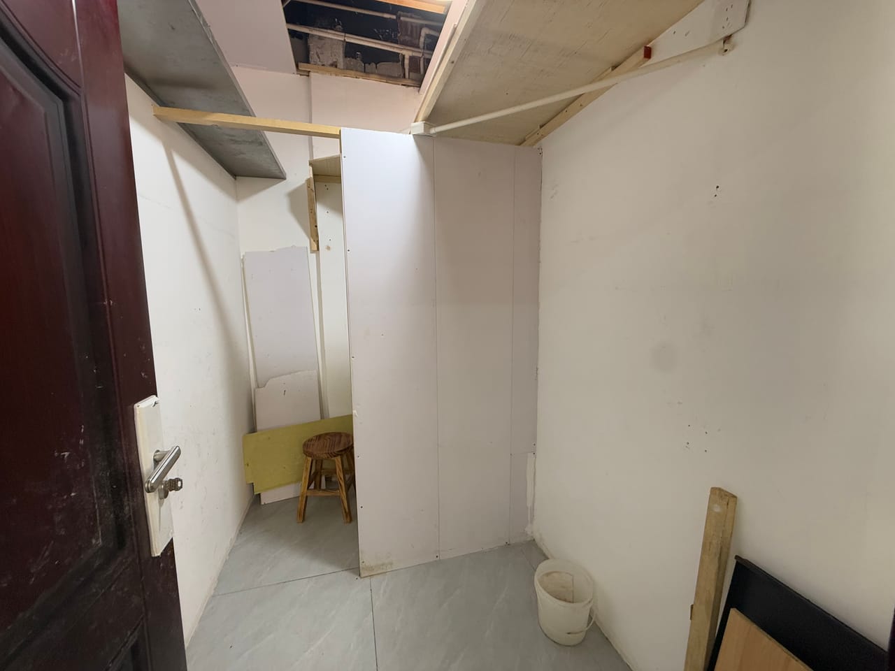 玉屏南路旺铺出租，对面医院，纯一楼，门头宽，无转让费人流大-6