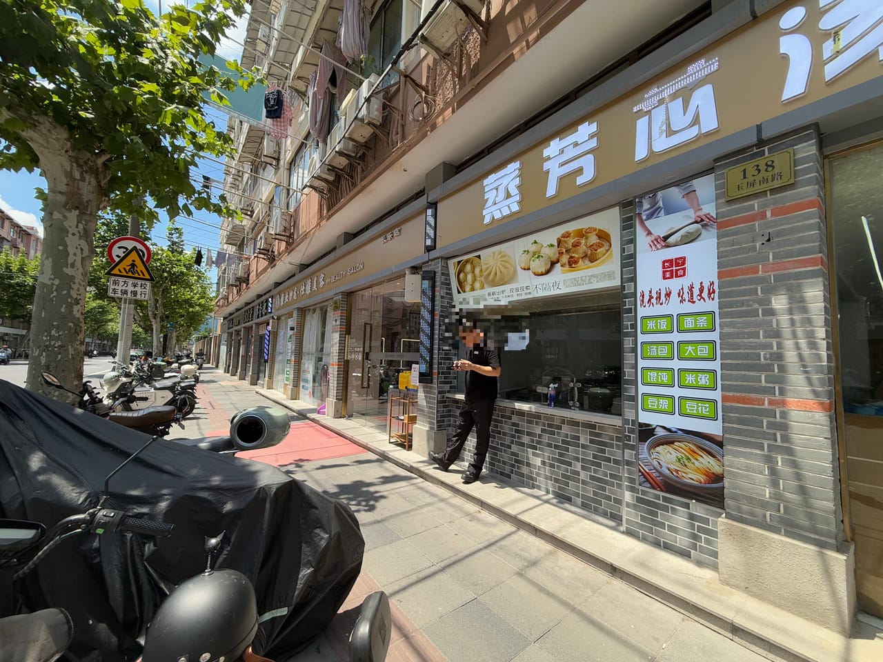 玉屏南路旺铺出租，对面医院，纯一楼，门头宽，无转让费人流大-8