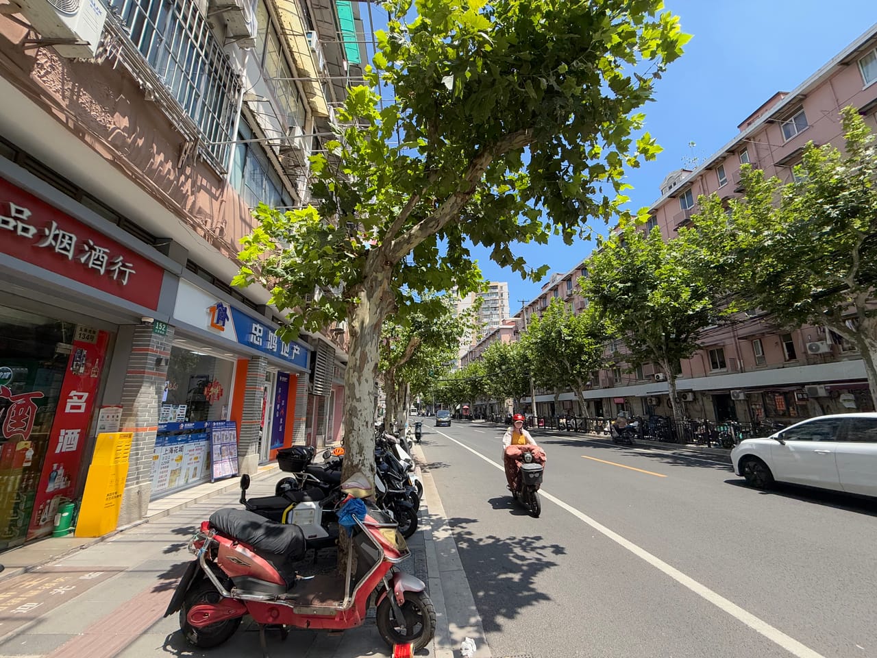 玉屏南路旺铺出租，对面医院，纯一楼，门头宽，无转让费人流大-9