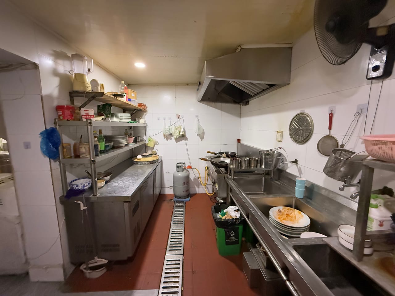 群裕路旺铺转让！可外摆，不限业态，对面医院，居民区密集！-8