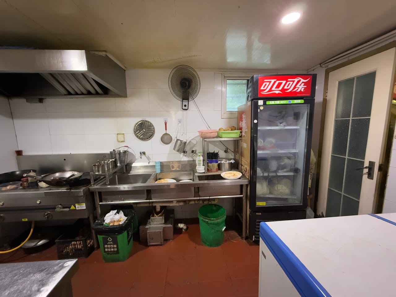 群裕路旺铺转让！可外摆，不限业态，对面医院，居民区密集！-9