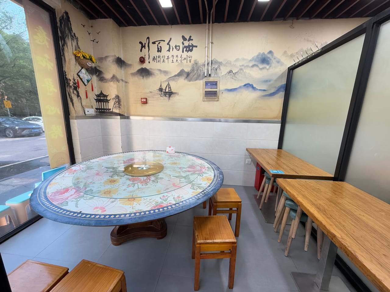 绥德路旺铺转让！纯一楼门头宽，多小区商务分布，人流大位置佳-4