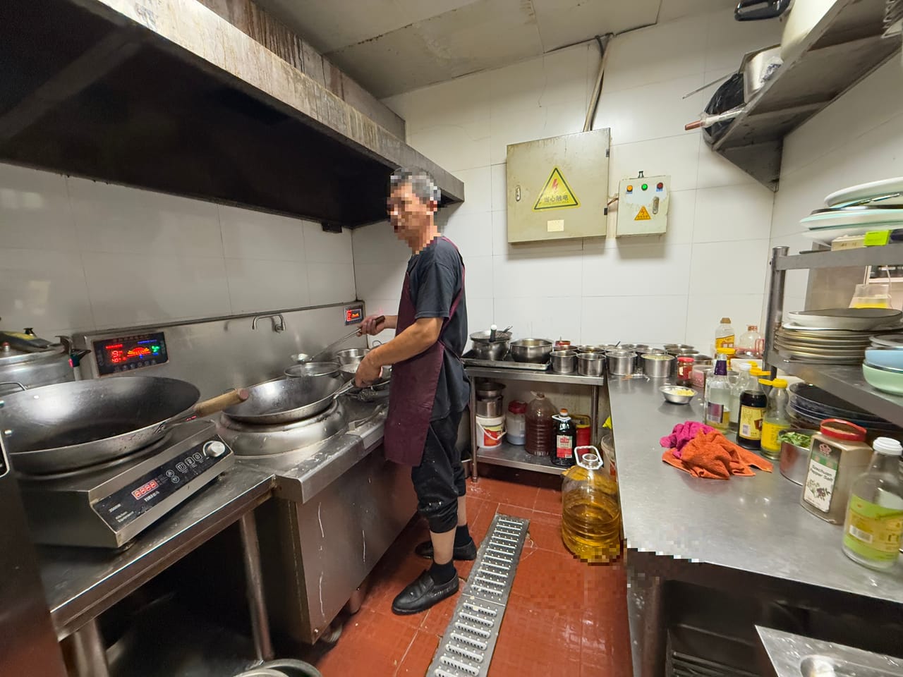 绥德路旺铺转让！纯一楼门头宽，多小区商务分布，人流大位置佳-10