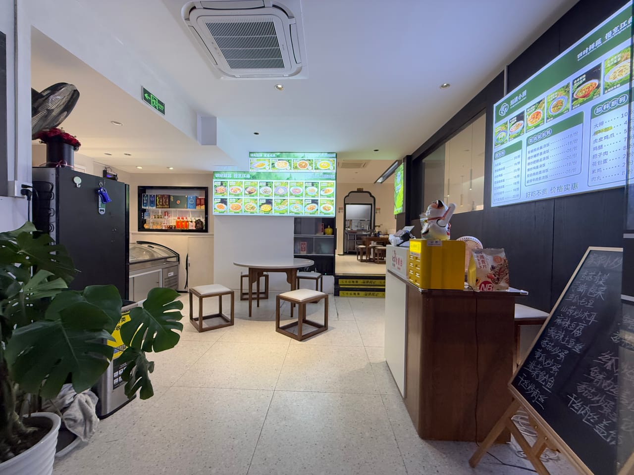 一手铺源 门宽十多米拐角处 嘉定区塔城路餐饮店直租！有燃气-8